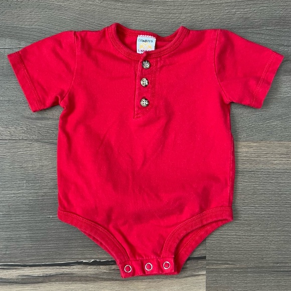 Vintage 90s Cowboys & Angels Red Henley Short Sleeve Onesie Size 3/6 Months - Picture 1 of 5